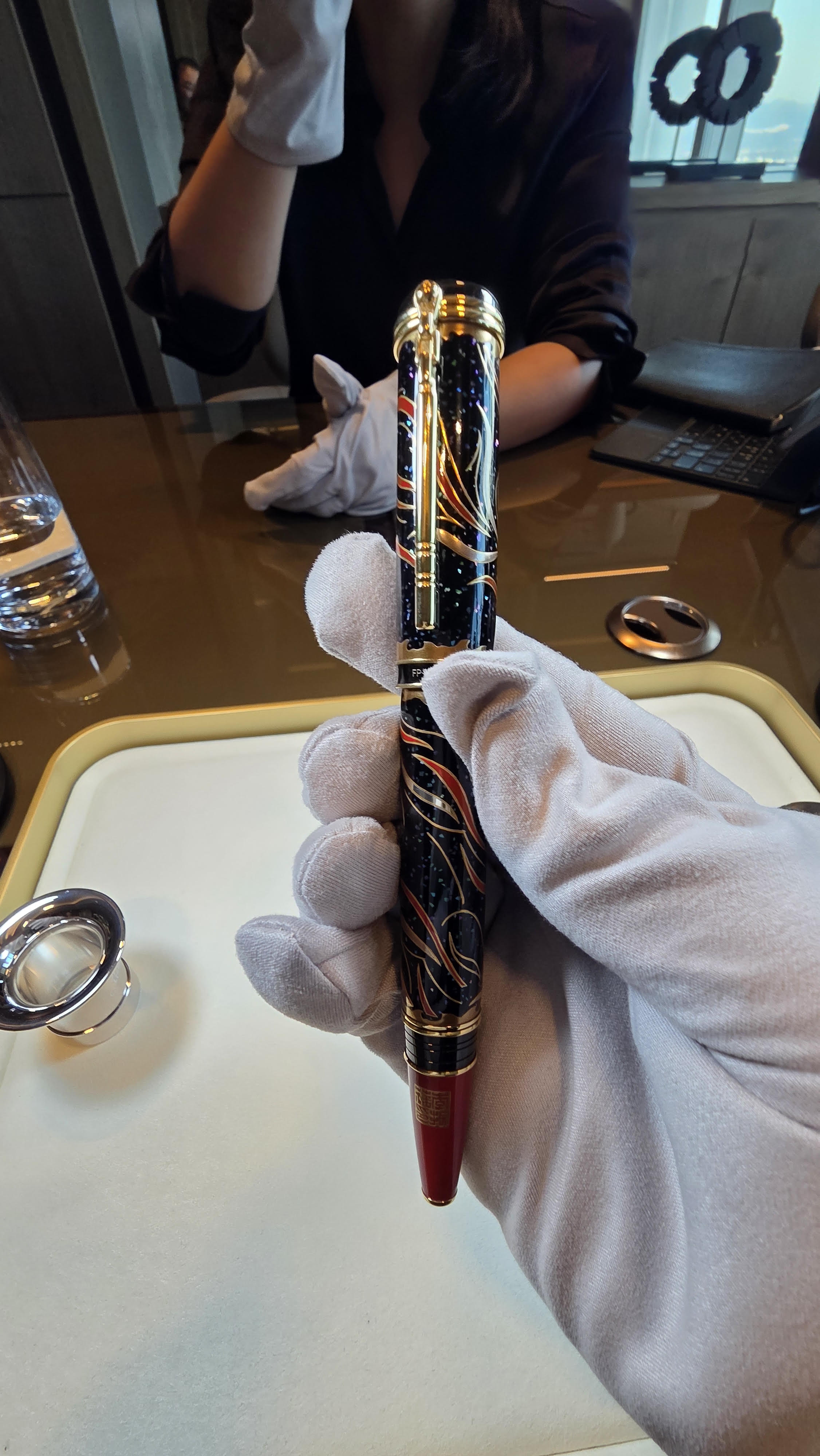 Limited edition fountain pen featuring urushi lacquer craft
