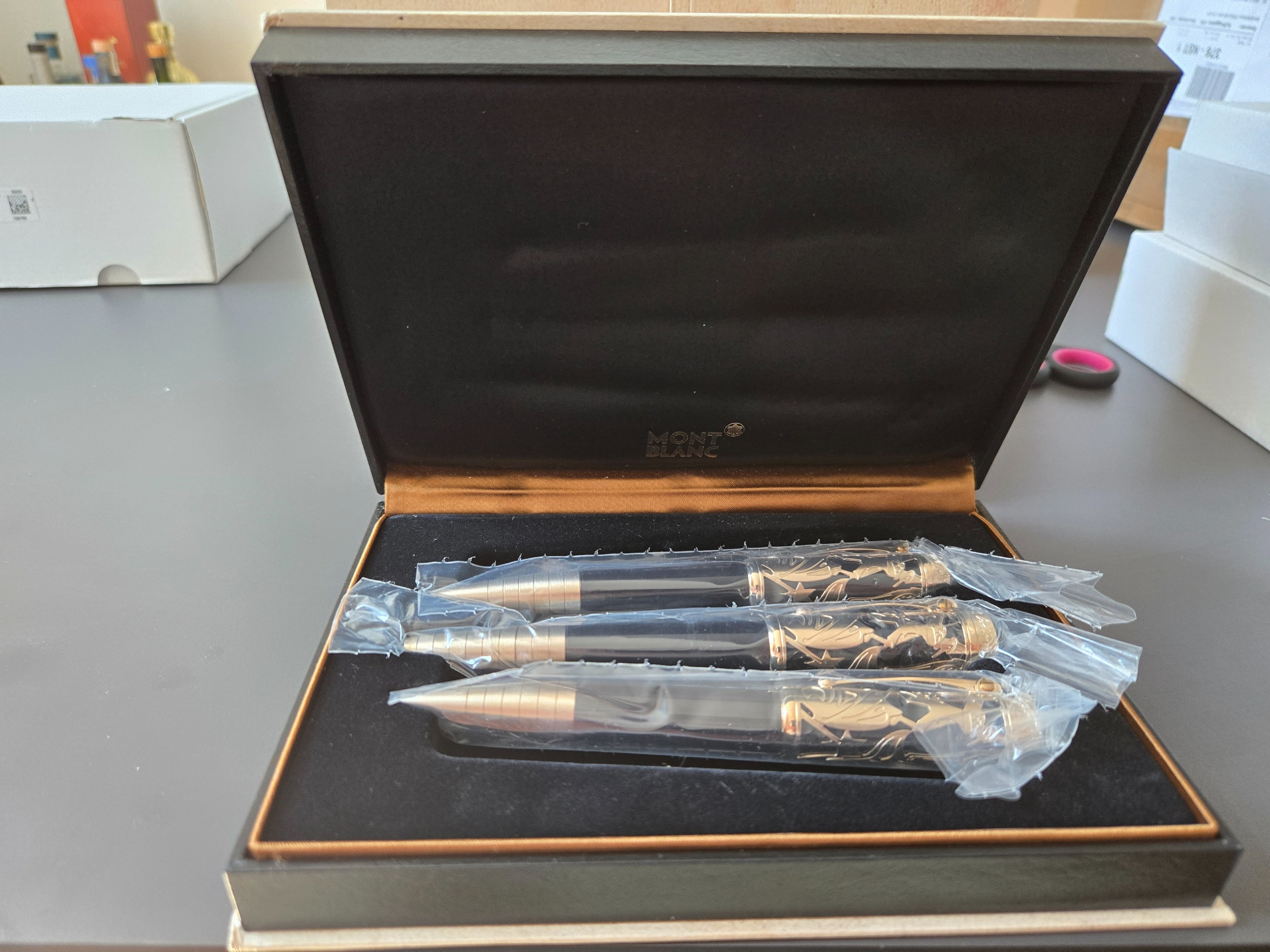 Montblanc — Writers Edition Carlo Collodi Set — M nib — fountain pen for sale on Nibfolio — photo 2