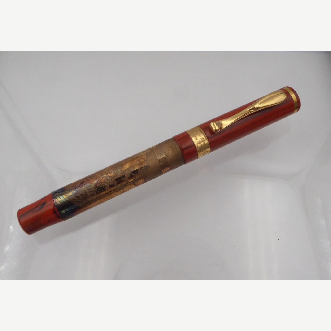 Visconti — Erotic Art Pen — 18 C gold nib, Medium tip nib — fountain pen for sale on Nibfolio — photo 5