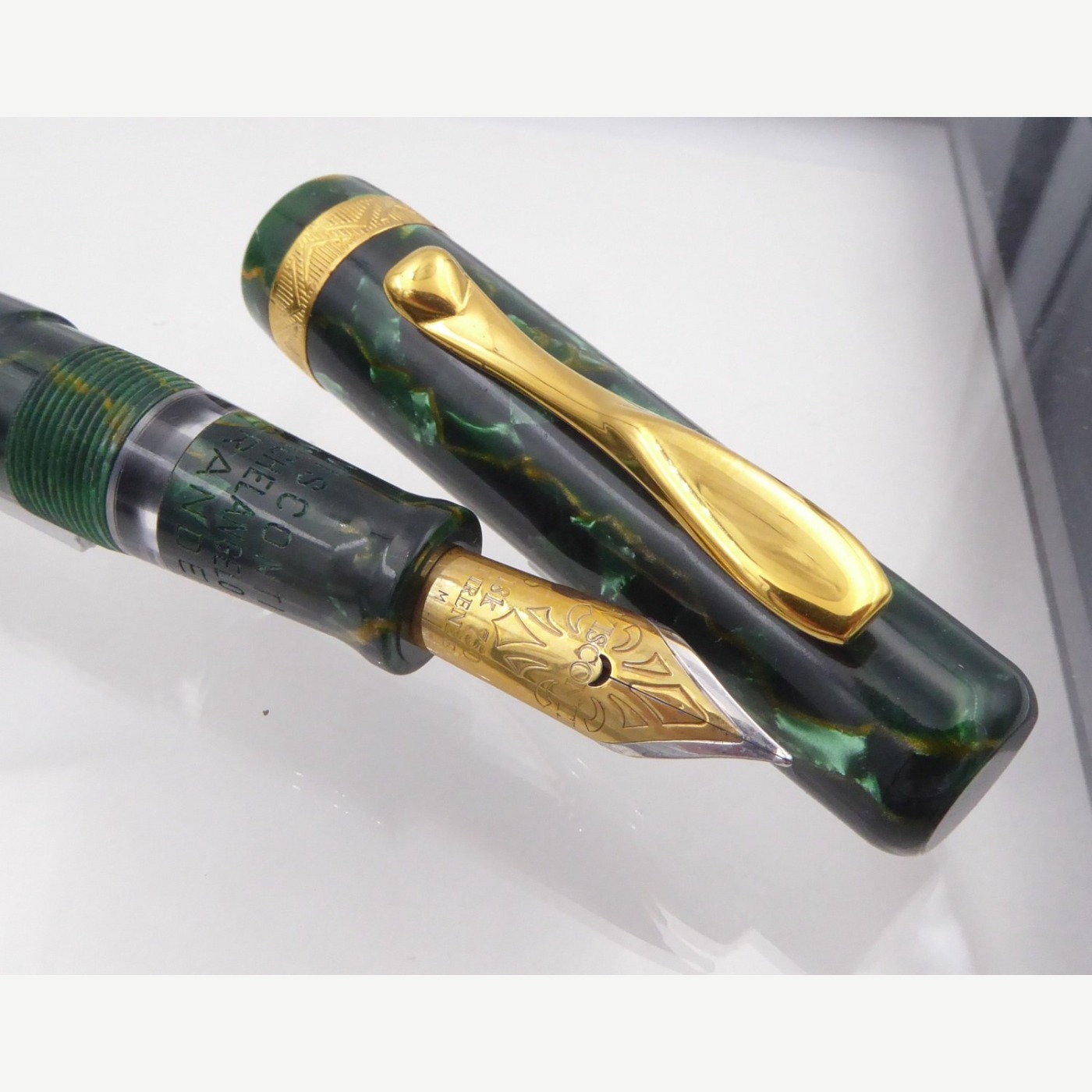 Visconti — Michelangelo Grande — 18 C gold nib, Medium tip nib — fountain pen for sale on Nibfolio — photo 2