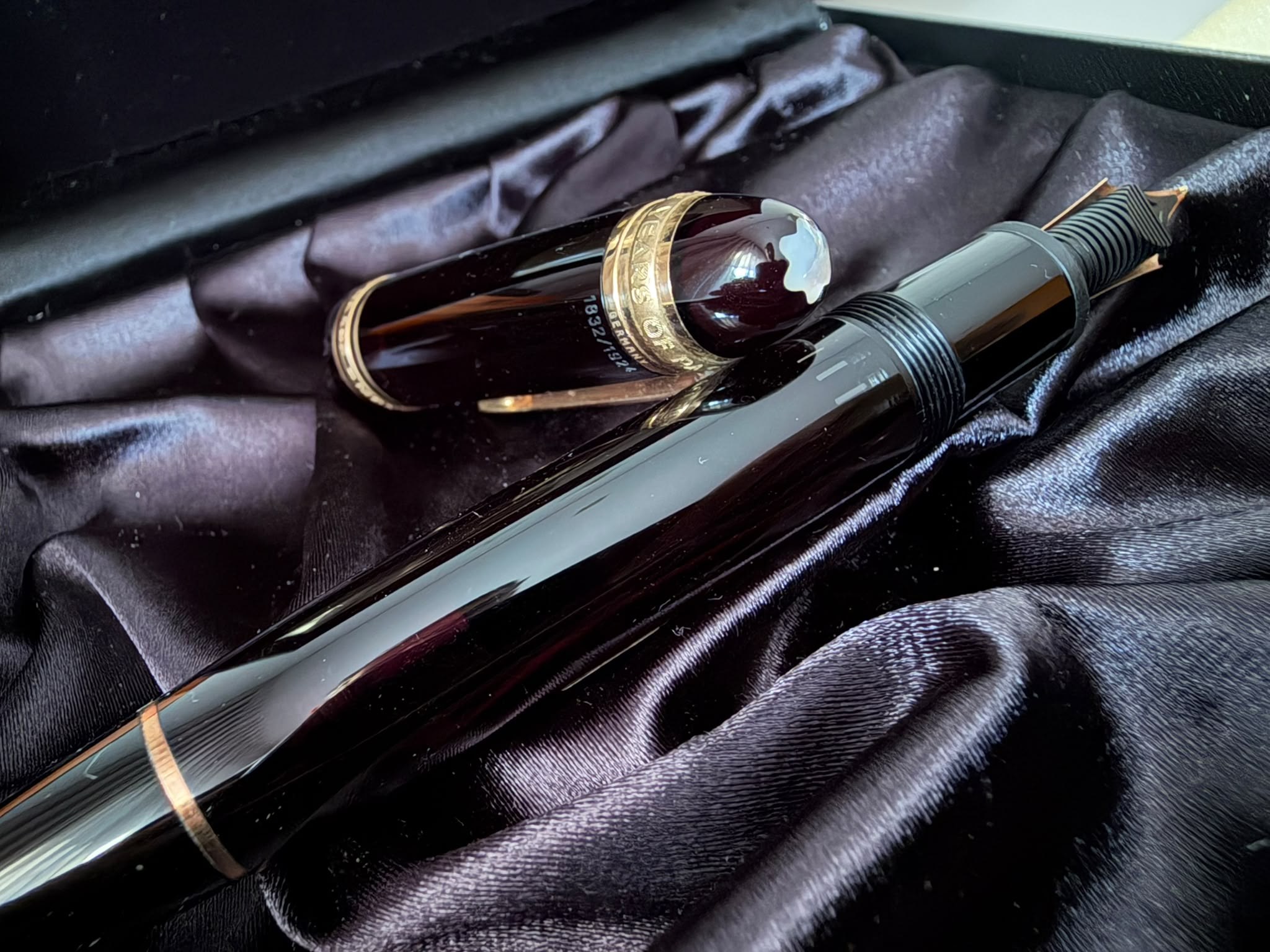 Montblanc — Meisterstuck 149 75th Anniversary Limited Edition 1924 — M nib — fountain pen for sale on Nibfolio — photo 5