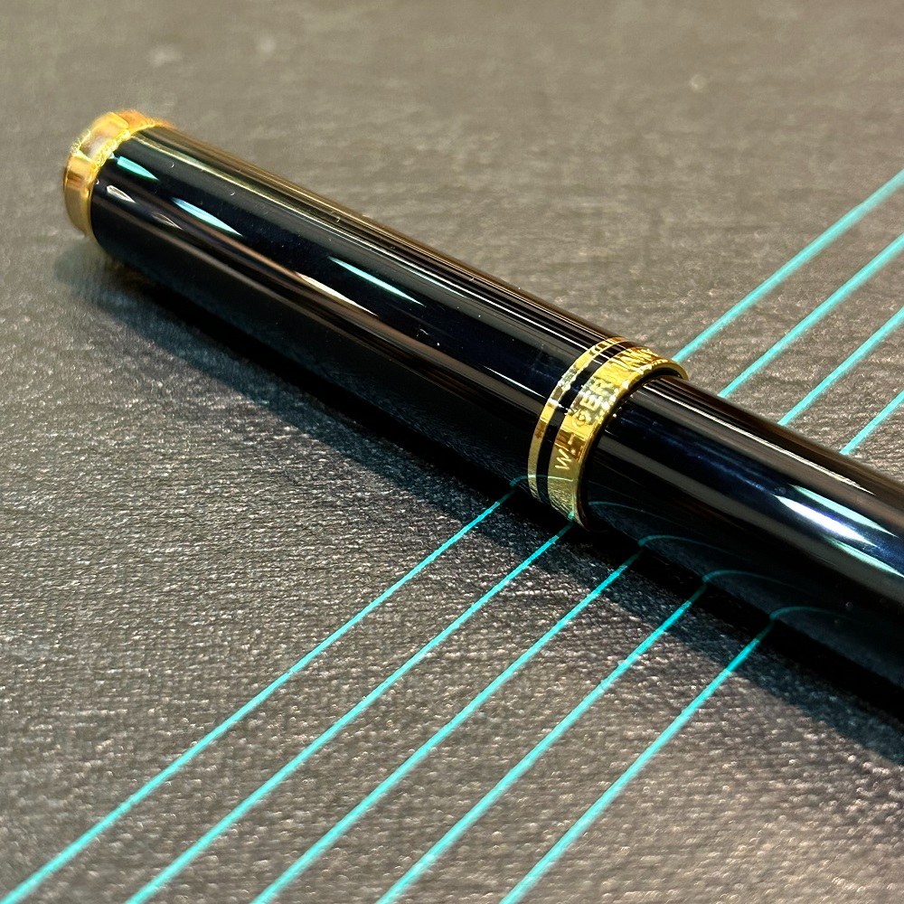 Pelikan — Souverän M600 — M nib — fountain pen for sale on Nibfolio — photo 2