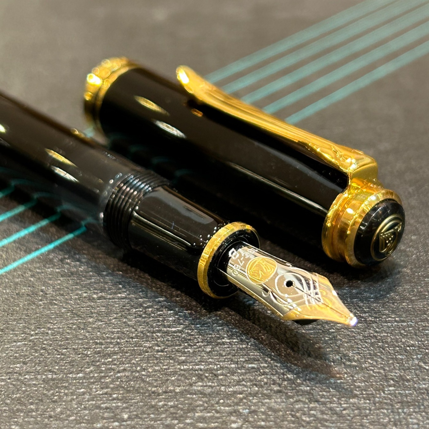 Pelikan — Souverän M600 — M nib — fountain pen for sale on Nibfolio