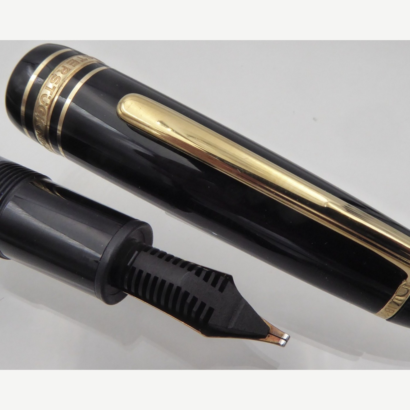 Montblanc — Meisterstück 146 — OBBB Triple broad oblique nib — fountain pen for sale on Nibfolio — photo 2