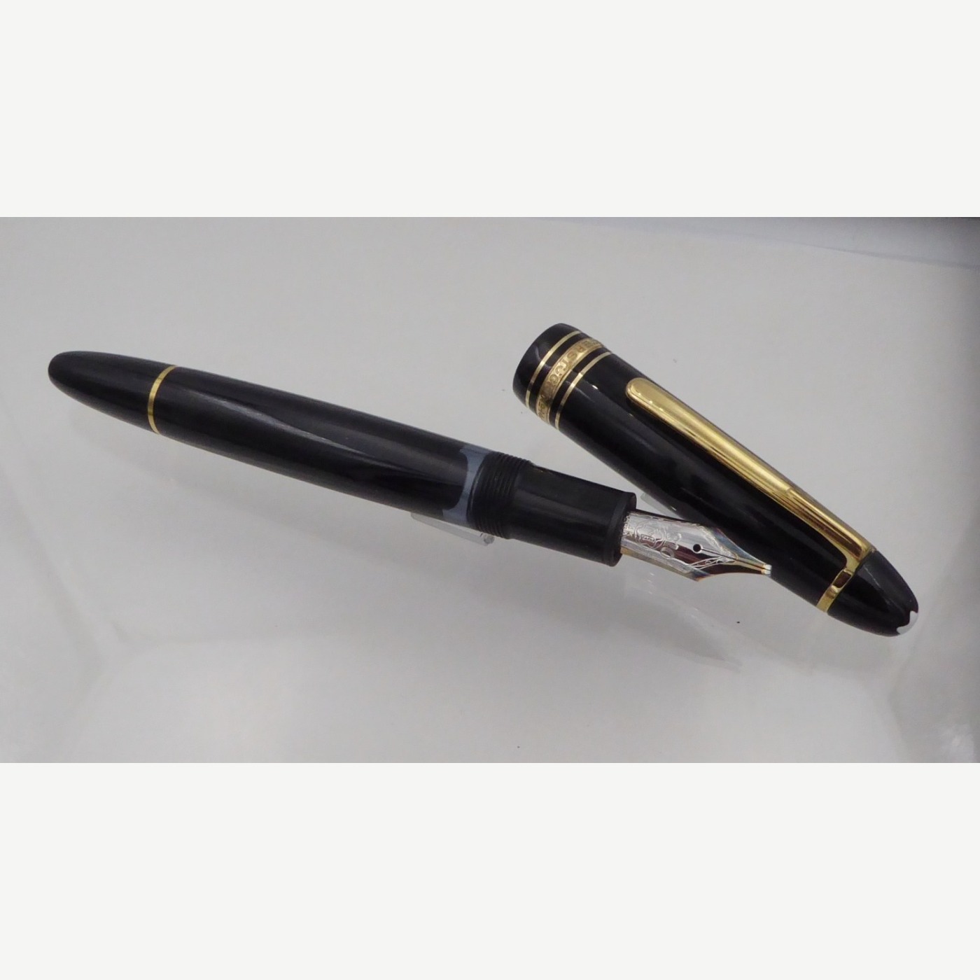Montblanc — Meisterstück 146 — OBBB Triple broad oblique nib — fountain pen for sale on Nibfolio — photo 3