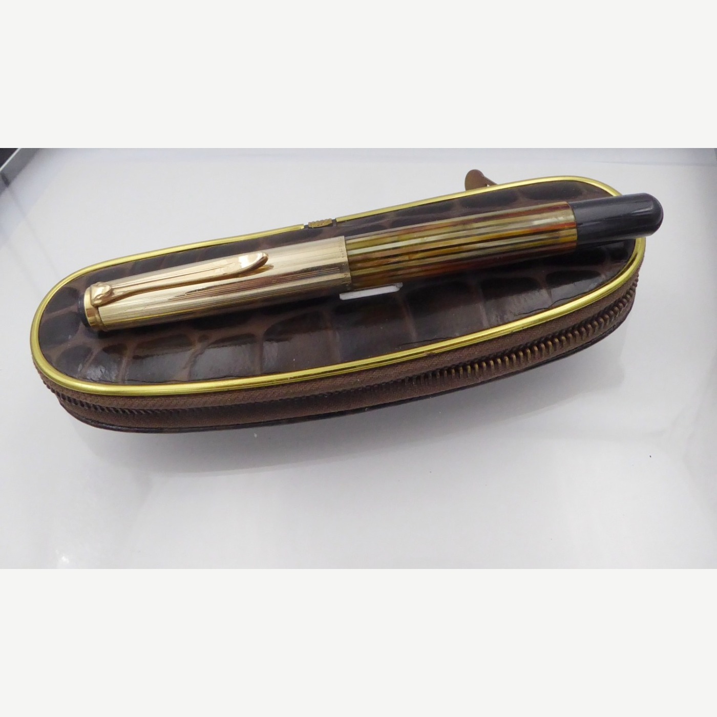 Pelikan — 500N — Medium tip, semi flexible nib — fountain pen for sale on Nibfolio — photo 4