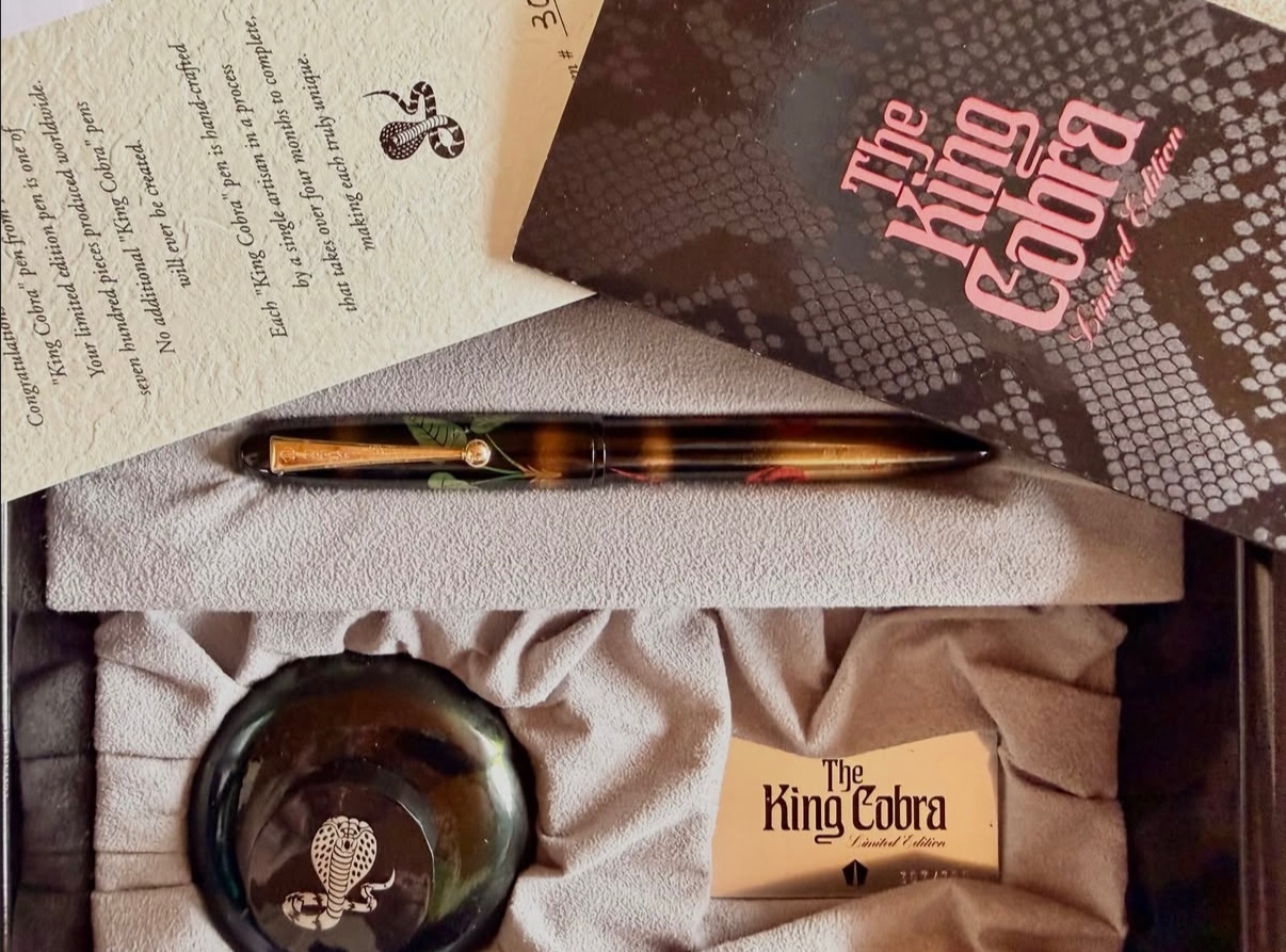 Namiki — Yukari King Cobra — Medium nib — fountain pen for sale on Nibfolio — photo 3
