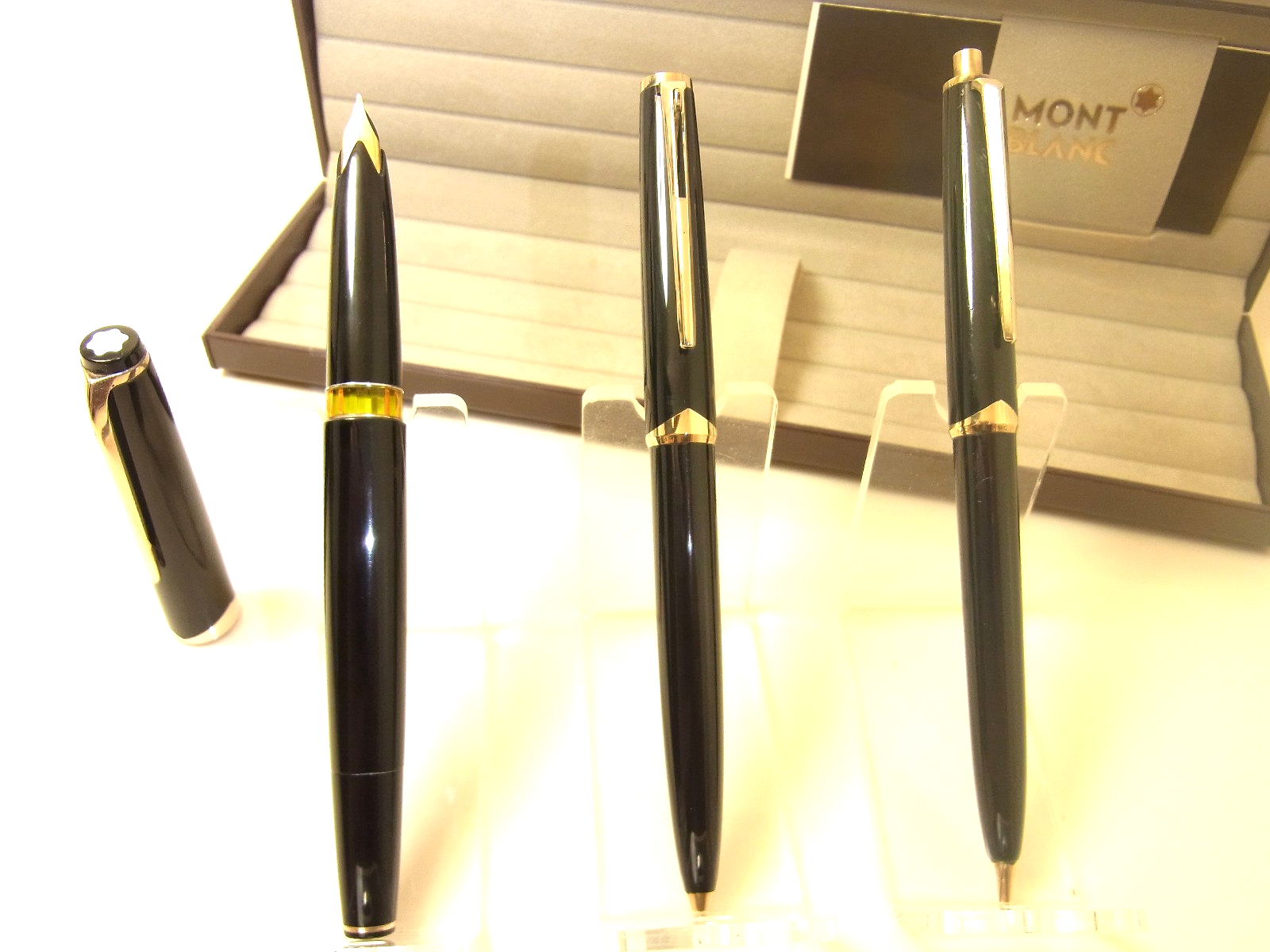 Montblanc — Meisterstück 14 Set — fountain pen for sale on Nibfolio — photo 2