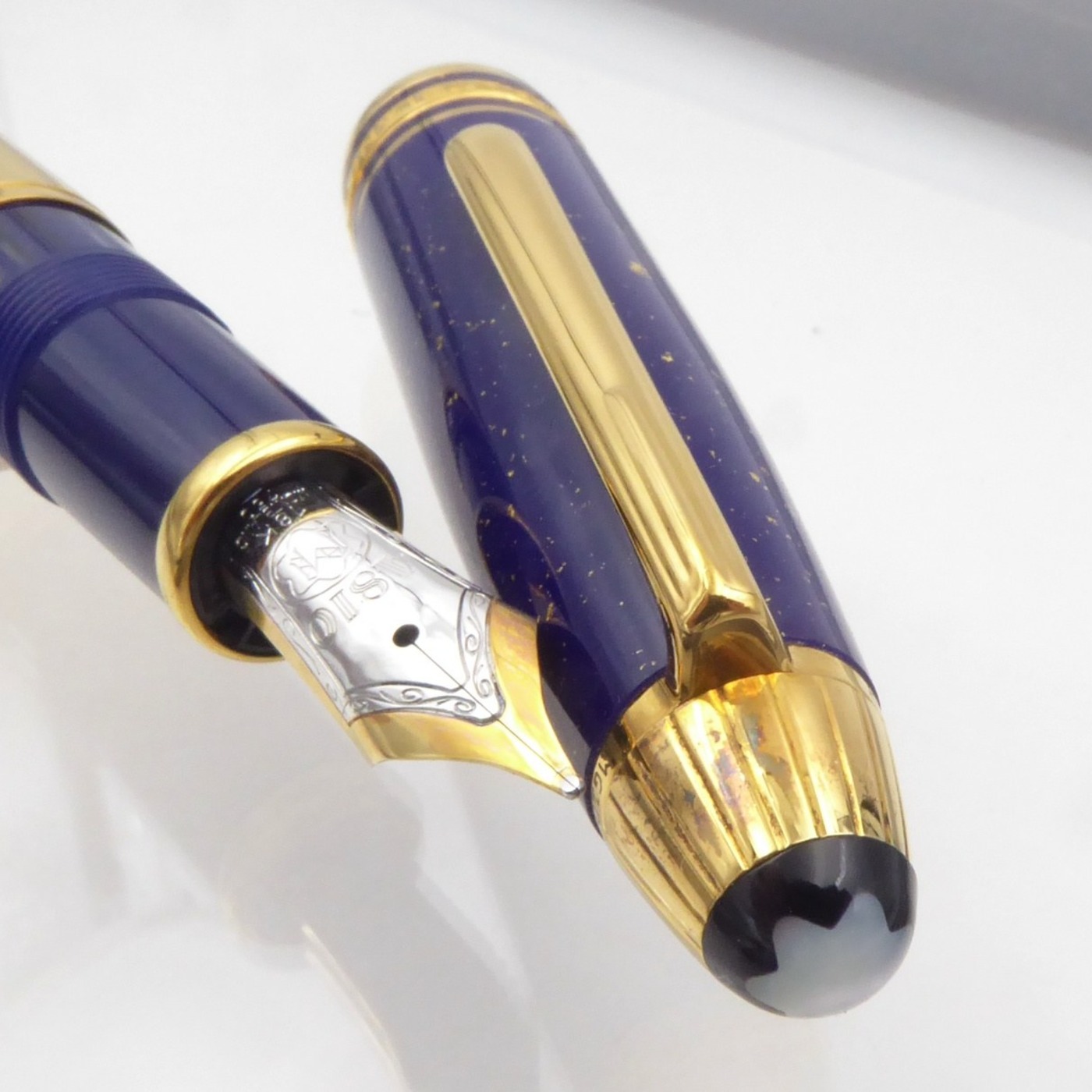 Montblanc — Ramses Solitaire — Medium tip nib, 18K gold nib — fountain pen for sale on Nibfolio