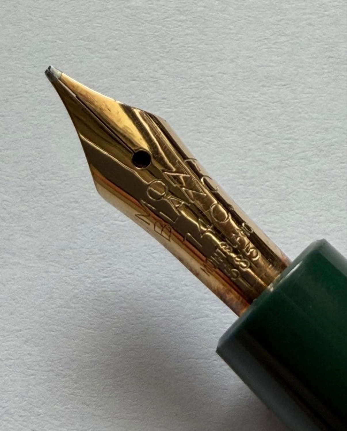 Montblanc — 342 Green — Oblique Midium nib — fountain pen for sale on Nibfolio — photo 2