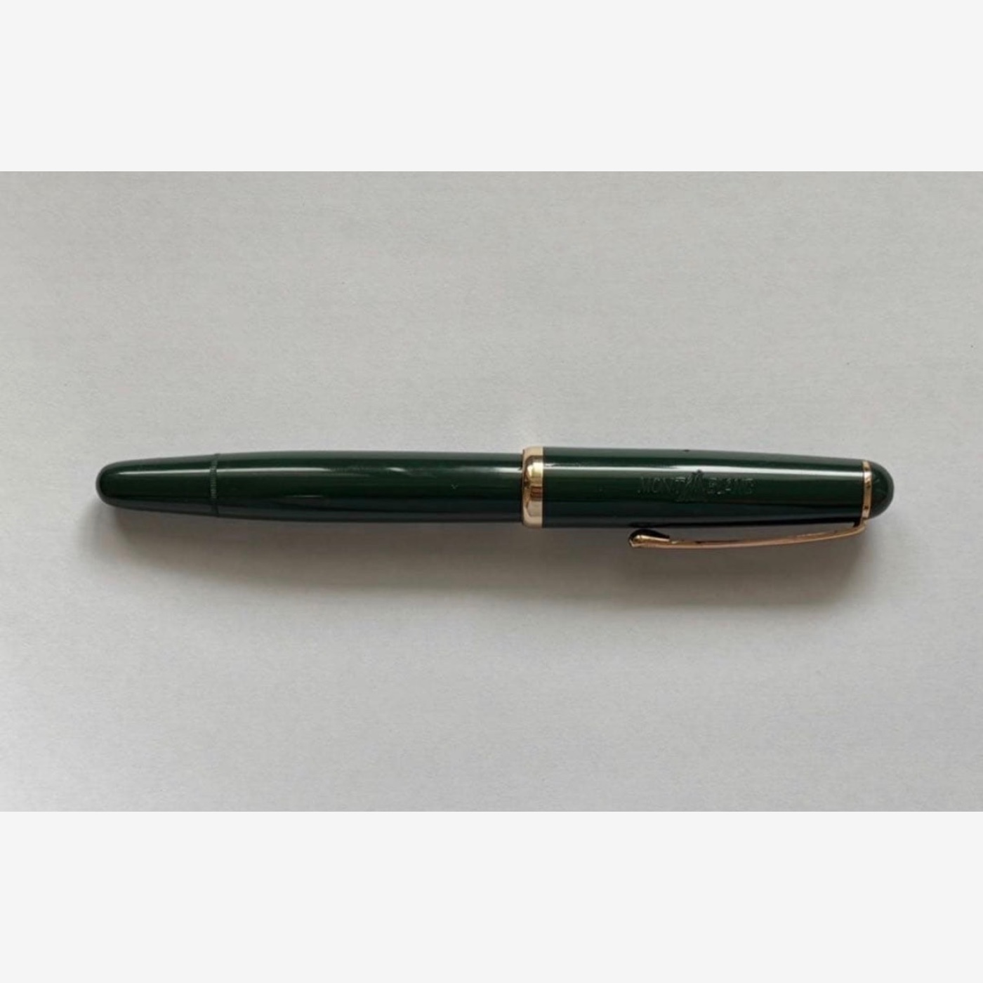 Montblanc — 342 Green — Oblique Midium nib — fountain pen for sale on Nibfolio