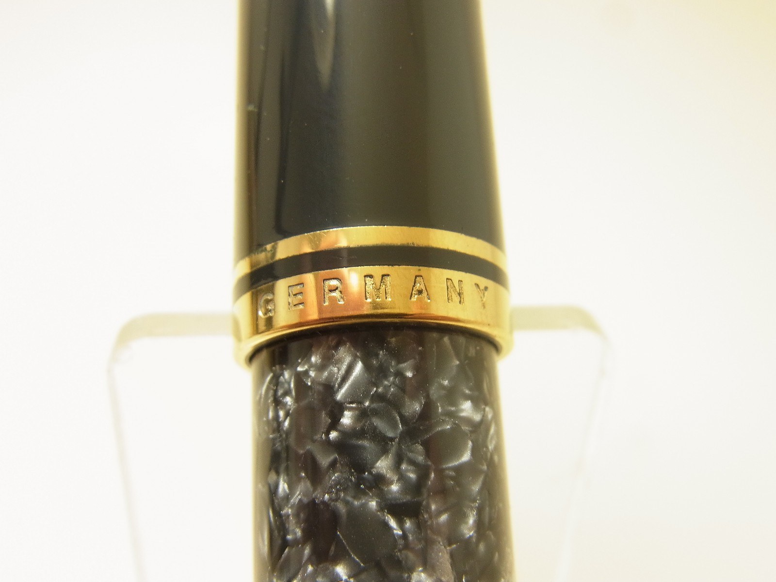 Pelikan — Souverän M800 — M nib — fountain pen for sale on Nibfolio — photo 5