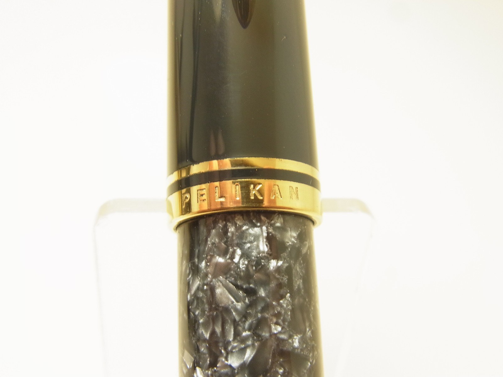 Pelikan — Souverän M800 — M nib — fountain pen for sale on Nibfolio — photo 6