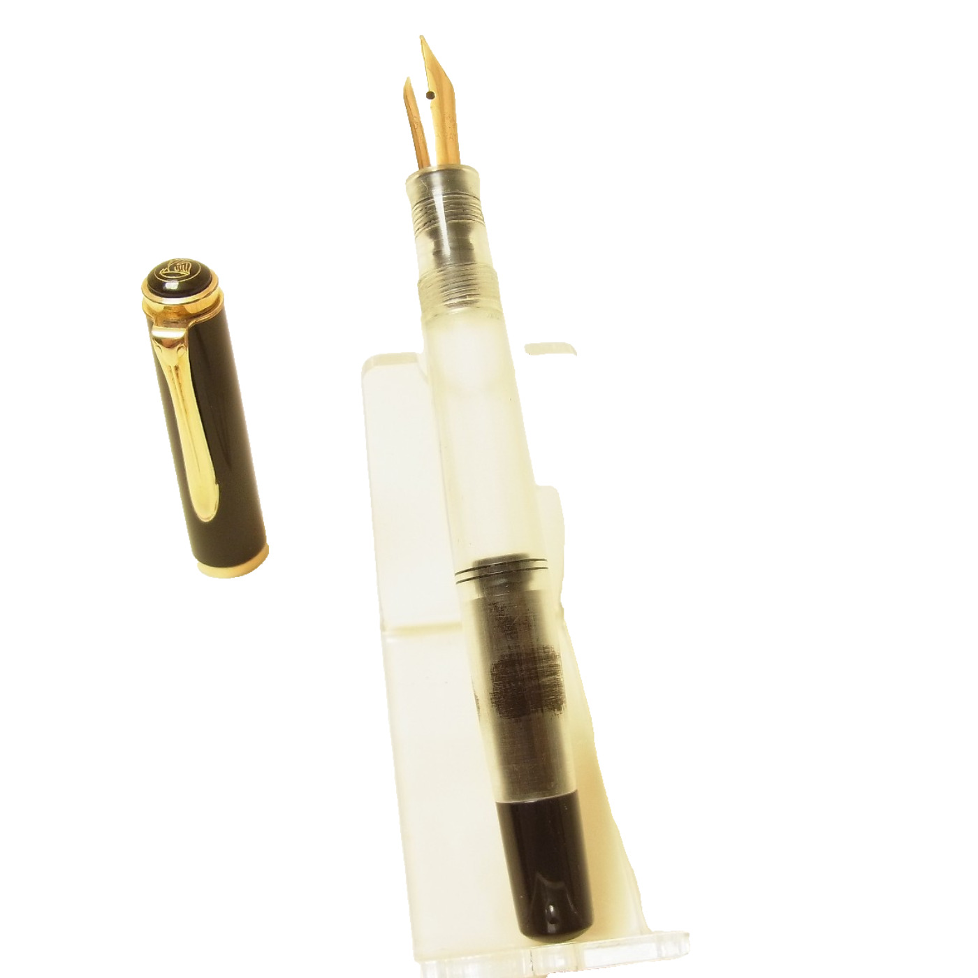 Pelikan — 400 Tortoise Demonstrator — M nib — fountain pen for sale on Nibfolio