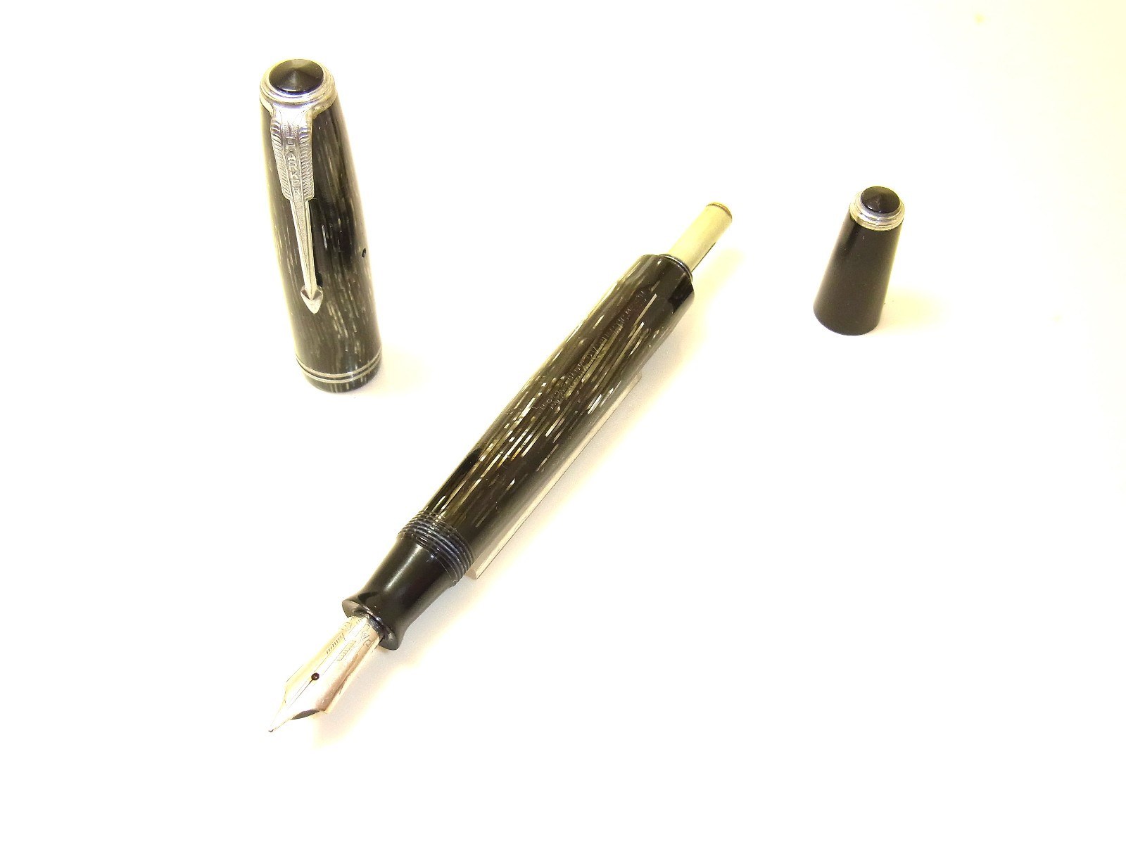 Parker — Grey Shadow — fountain pen for sale on Nibfolio — photo 3