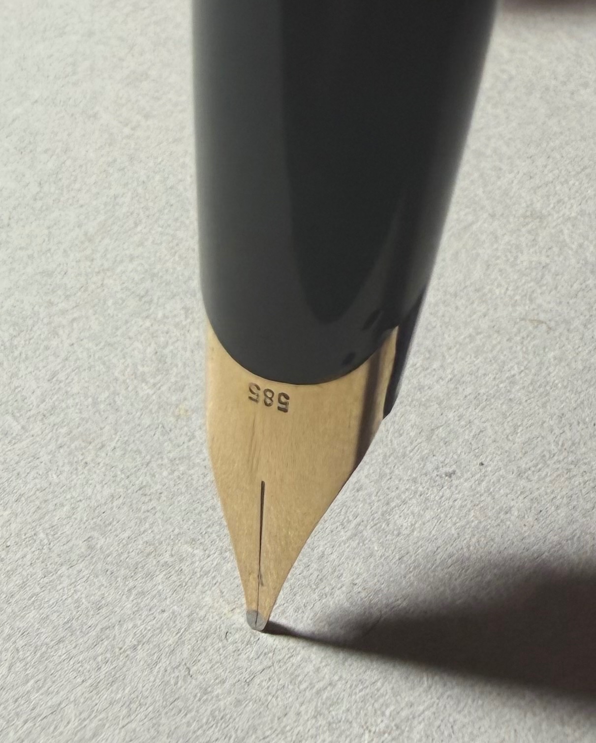 Montblanc — No.230 — Midium nib — fountain pen for sale on Nibfolio — photo 2